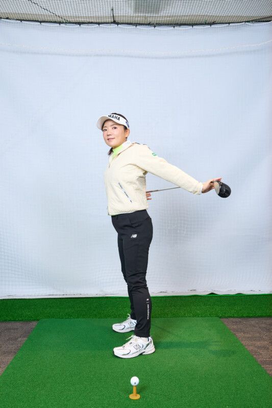 ラウンド前５分でドライバーの飛距離アップ！人気女子プロがレッスン