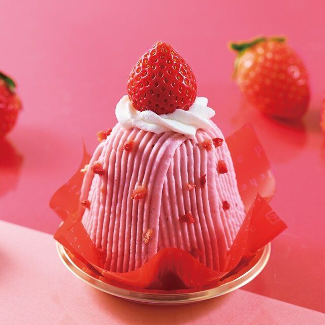 シャトレーゼ 濃い苺と白桃のモンブラン