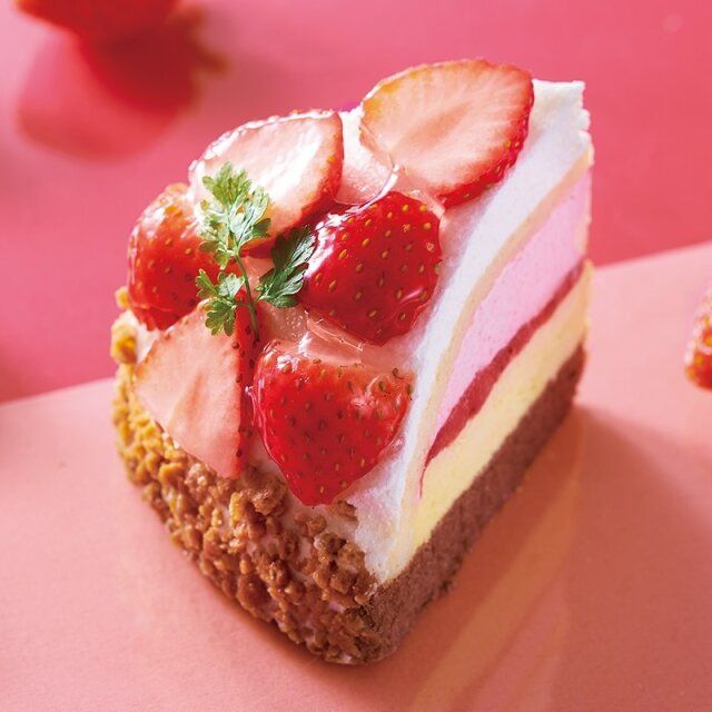 シャトレーゼ 苺のフルーツボンブケーキ