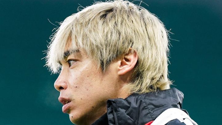 日本代表のイケメンFW、イメチェン！？襟足を刈り上げる