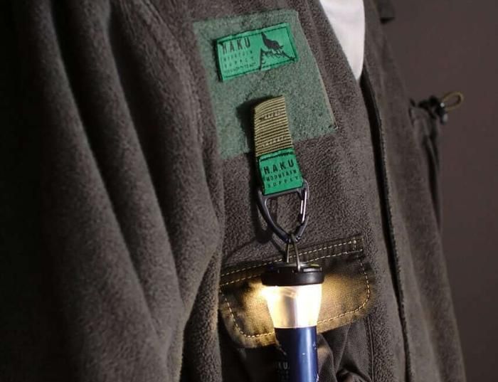 H.A.K.U MOUNTAIN SUPPLY マルチポケットウィンターチルジャケットのループやポケット