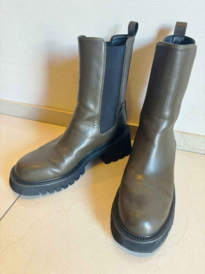 画像1: ③ 足元にニュアンスカラー