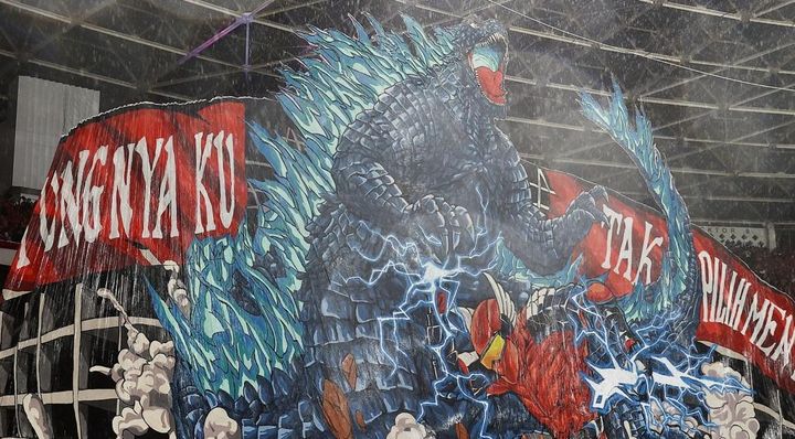 日本のゴジラ！？日本代表と対戦するレジェンド監督が度肝を抜かれる