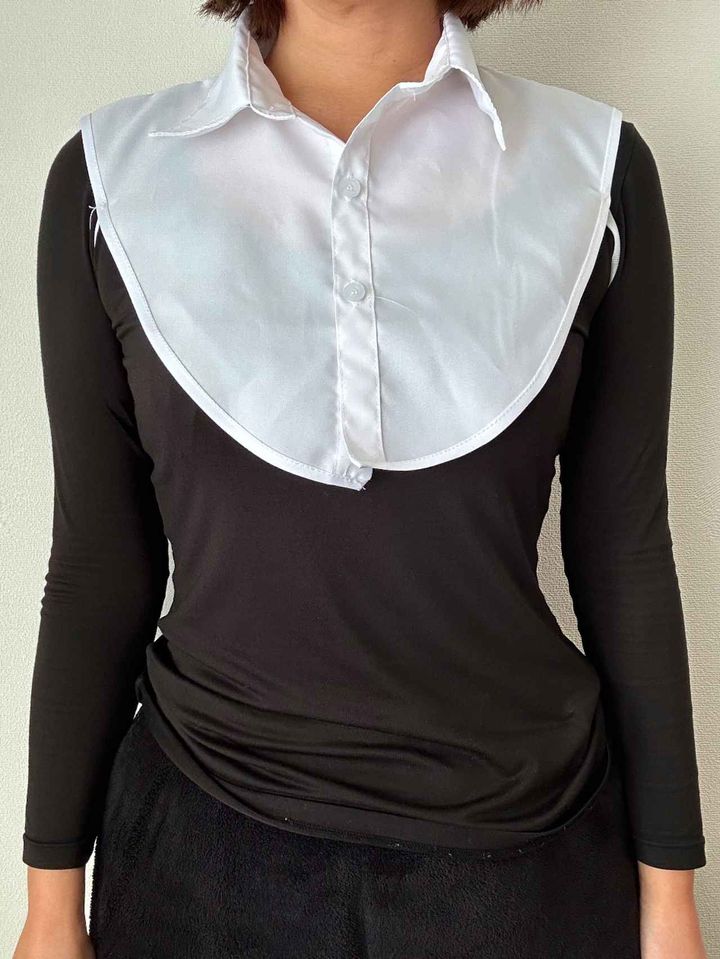 画像: まずはインナーの上に装着してみる