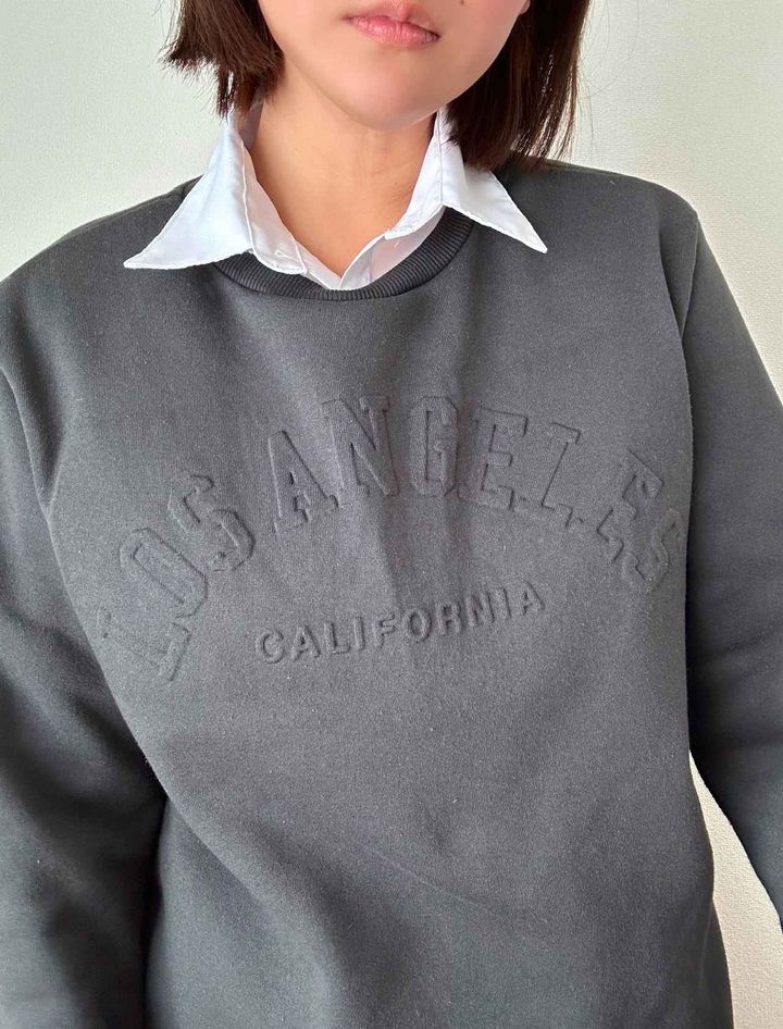 画像: 襟が見えるだけでこなれ感アップ♡