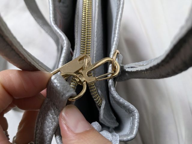 ショルダーストラップ