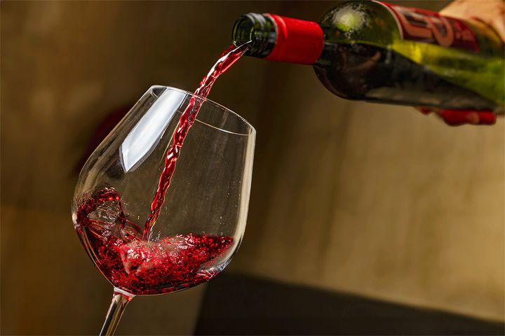 ビールや日本酒よりワインが体にいいって本当？