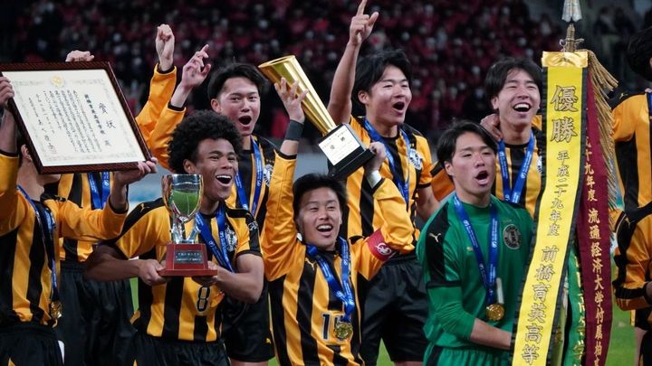 前橋育英高が7大会ぶり2度目の選手権制覇！3度目の正直でPK成功のMF石井陽主将「大舞台で決められたので良かった」