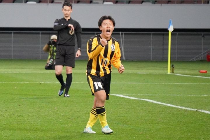 前橋育英高が7大会ぶり2度目の選手権制覇！3度目の正直でPK成功のMF石井陽主将「大舞台で決められたので良かった」