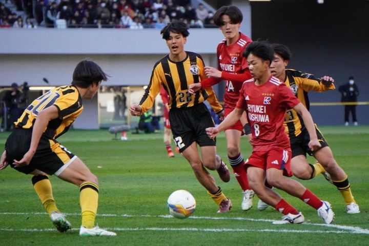 圧倒的な存在感を見せたJ2カターレ富山内定の流通経済大柏高MF亀田歩夢！先制点を挙げるもPK戦の末涙の選手権準優勝