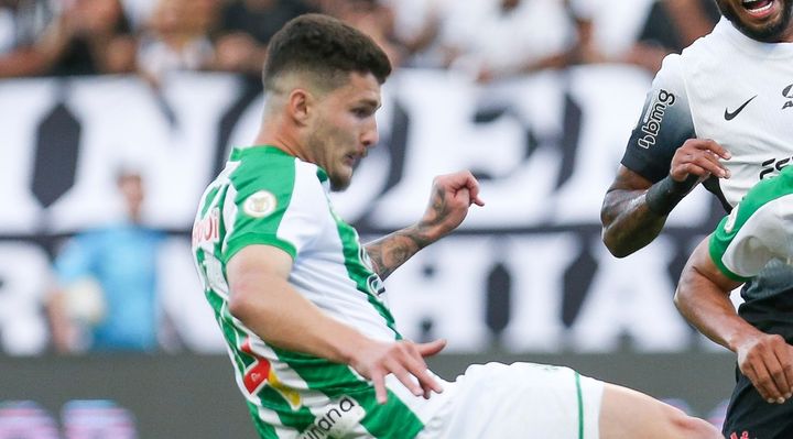 世界大会に出場するJリーグ屈指の名門、26歳DFをブラジルから獲得か