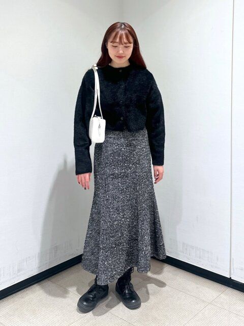 ツイードのモノトーンコーデ2
