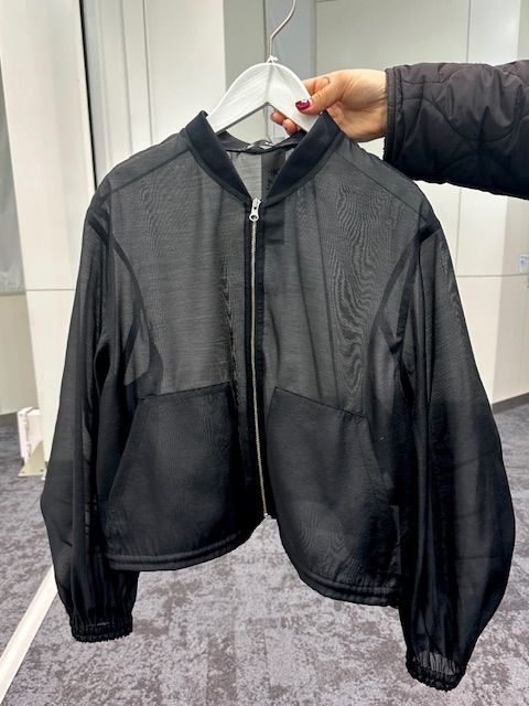 シアーブルゾン2990円（3月下旬販売予定）