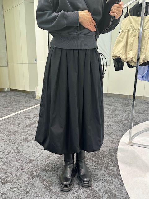 バブルヘムミディスカート2990円