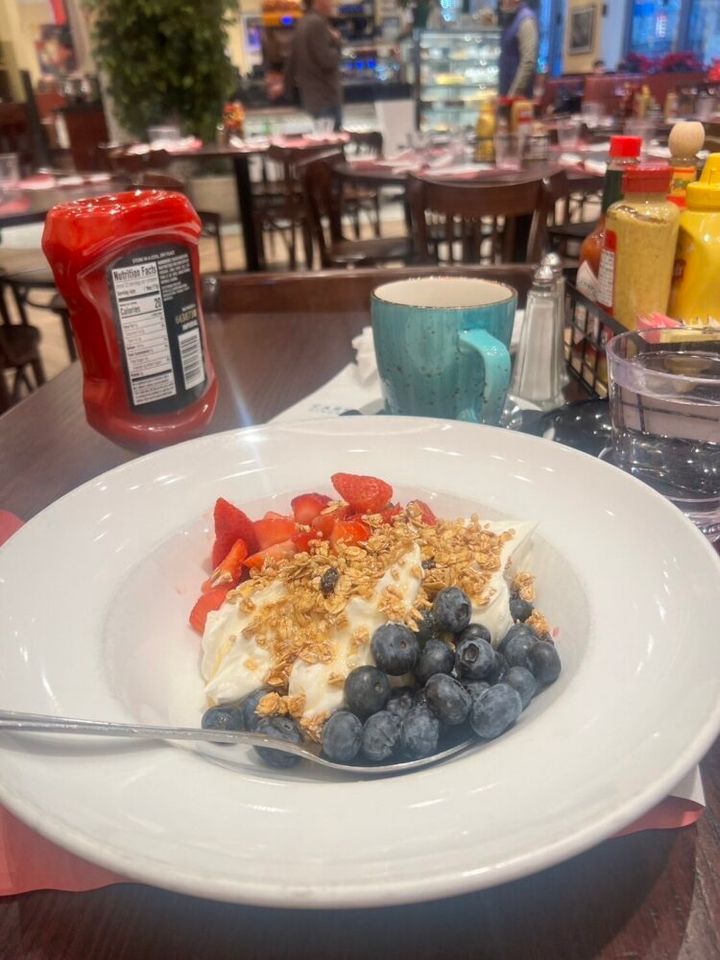 ヒコロヒーが撮影したニューヨークのカフェの食べ物