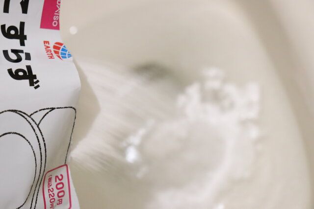 ダイソーの簡単水洗トイレ用洗浄剤
