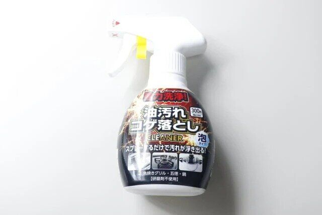 ダイソー 強力洗浄！油汚れコゲ落としクリーナー泡タイプ
