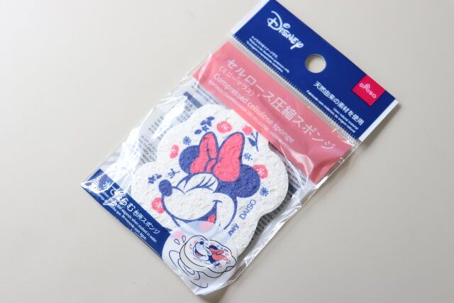 ダイソーの可愛いセルロース圧縮スポンジ（ミニーマウス）FW