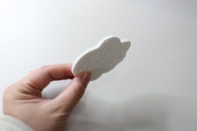 ダイソーのコンパクトなセルロース圧縮スポンジ（ミニーマウス）FW