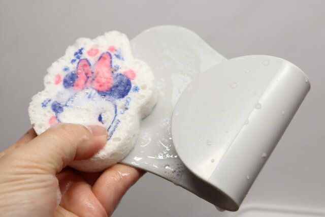 ダイソーの水で膨らむセルロース圧縮スポンジ（ミニーマウス）FW