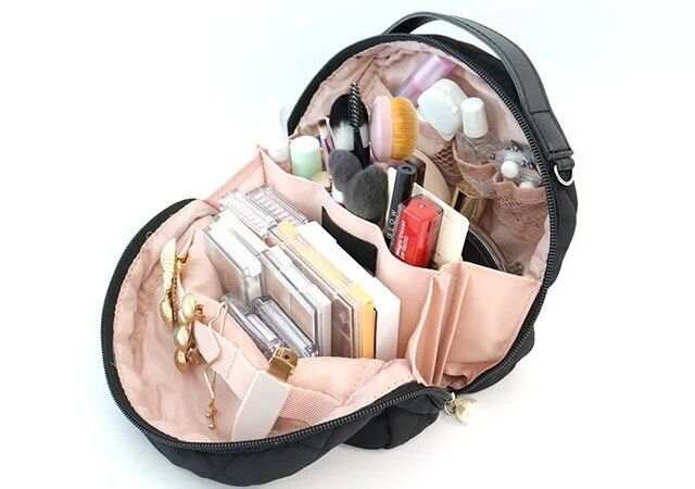 a‐jolie 整理上手な、BIGバニティポーチBook 10th Anniversary中身