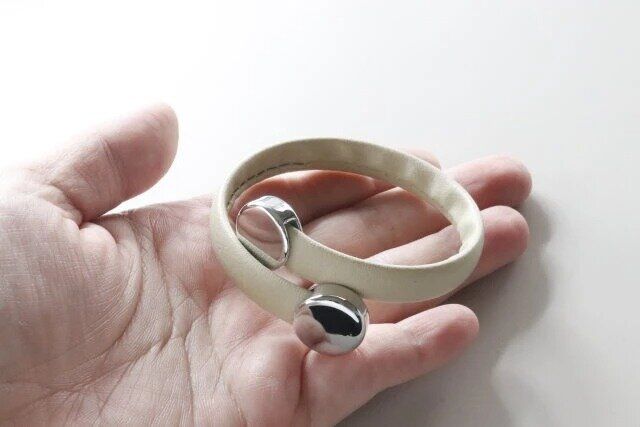 ダイソー らくらく アームバンド