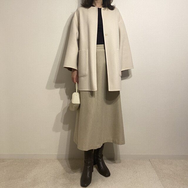 UNITED ARROWS バイカラー リバー ミドルコート OFF WHITE スカートコーデ Aラインのボトムス