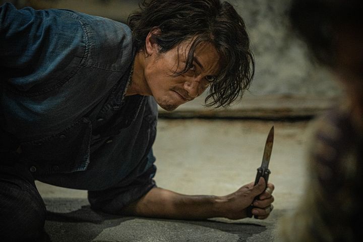 ナイフ使いの信一を演じたテレンス・ラウ。ワイルドなイケメンだ