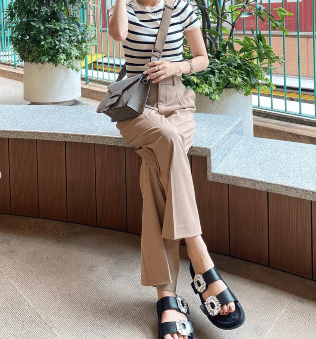 タックワイドパンツ