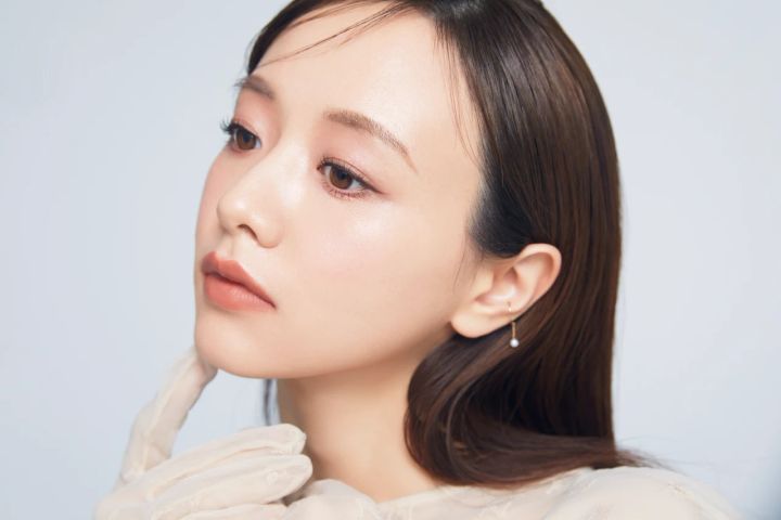 森香澄さんの最新メイク キャンメイク パウダーチークスでフレッシュな可愛さに