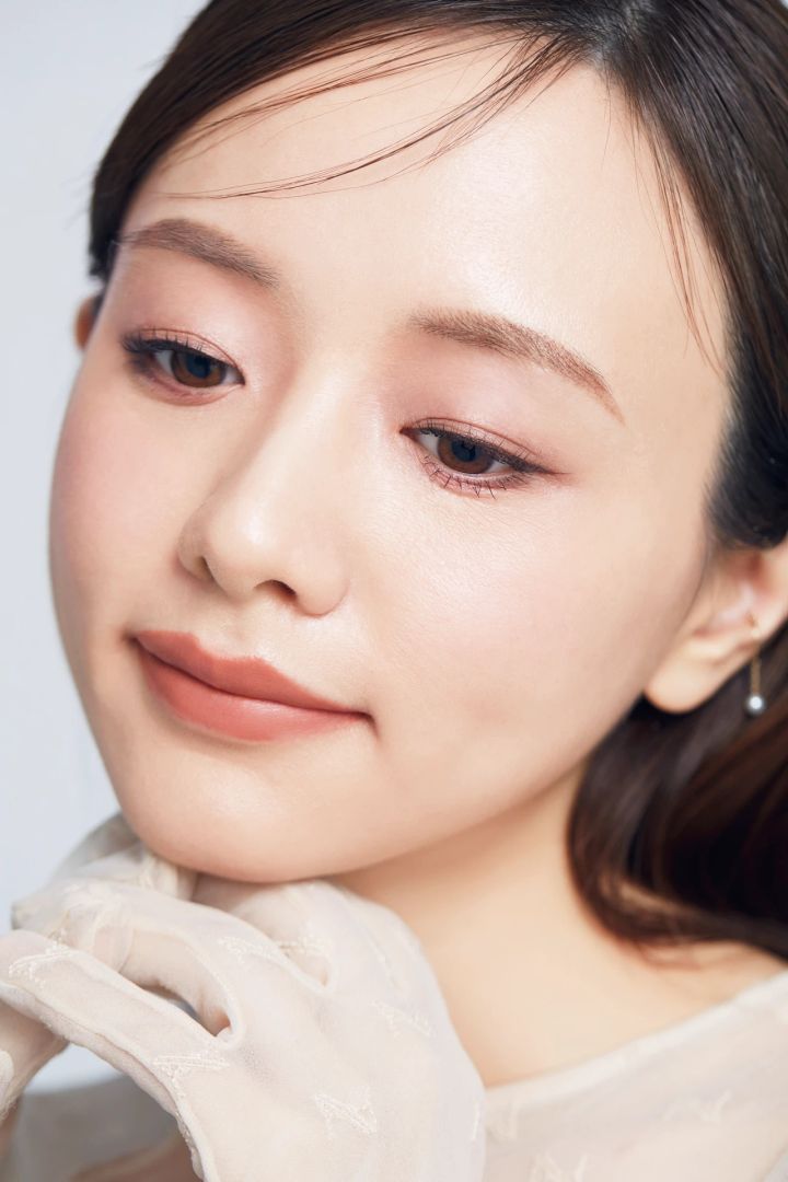 森香澄さんの最新メイク ルナソル アイカラーレーションNでお洒落まぶたに