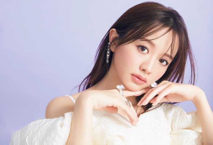 【森 香澄さん】「みんなのベスコス」受賞の人気コスメを使った最新メイク特集_3