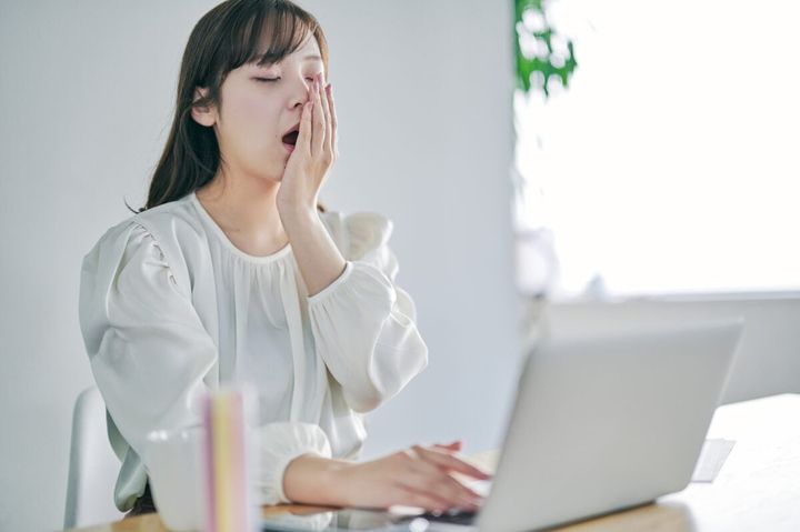 食後に眠くなるのはなぜ？