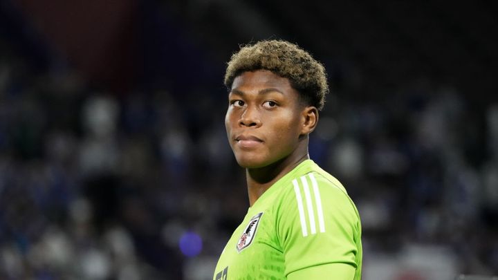 マンチェスター・ユナイテッド、再び日本代表GK鈴木彩艶の獲得オファーへ！