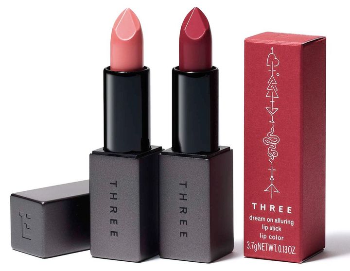 〈左から〉ドリームオン アリューリング リップスティック X01、X02 各￥4,400（ともに1月22日より限定発売）