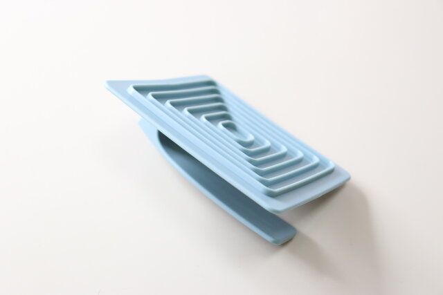 セリアのコンパクトなセーノ ハンドル付き洗濯板