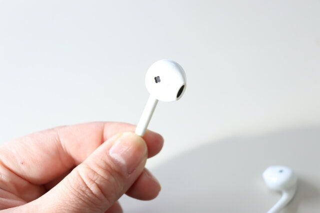 ダイソーの使い勝手が良いリモコンマイク付 USB Type－C イヤホン（ホワイト）