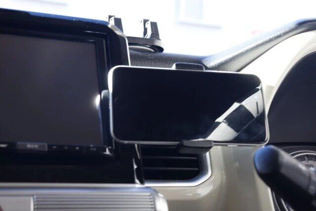 ダイソー スマホの幅 エアコンの吹き出し口