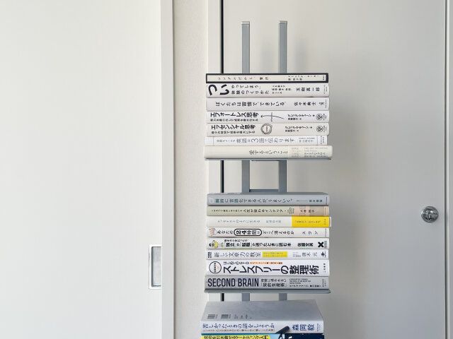 ブックタワーシェルフ 本を収納