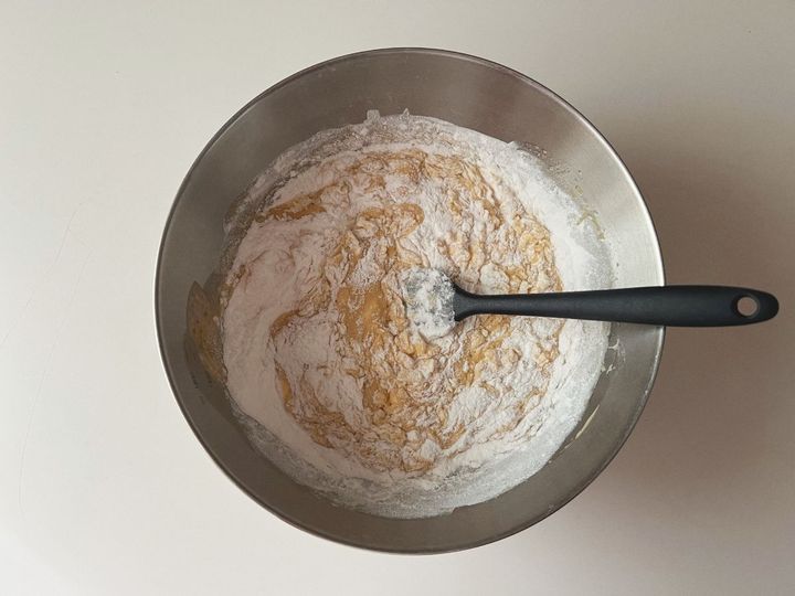 【簡単米粉レシピ】ジューシーみかんとホワイトチョコの米粉ケーキ【渡辺友美子のコーヒーに合うお菓子のレシピ vol.68 〜レシピで旅するヨーロッパ〜】