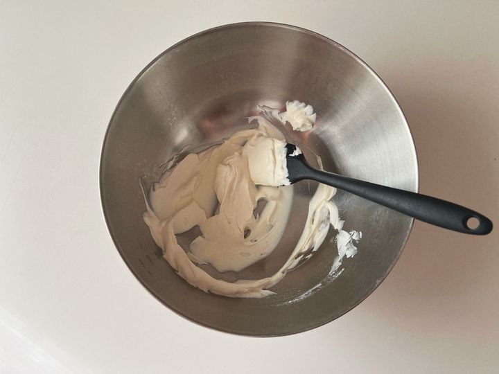 【簡単米粉レシピ】ジューシーみかんとホワイトチョコの米粉ケーキ【渡辺友美子のコーヒーに合うお菓子のレシピ vol.68 〜レシピで旅するヨーロッパ〜】