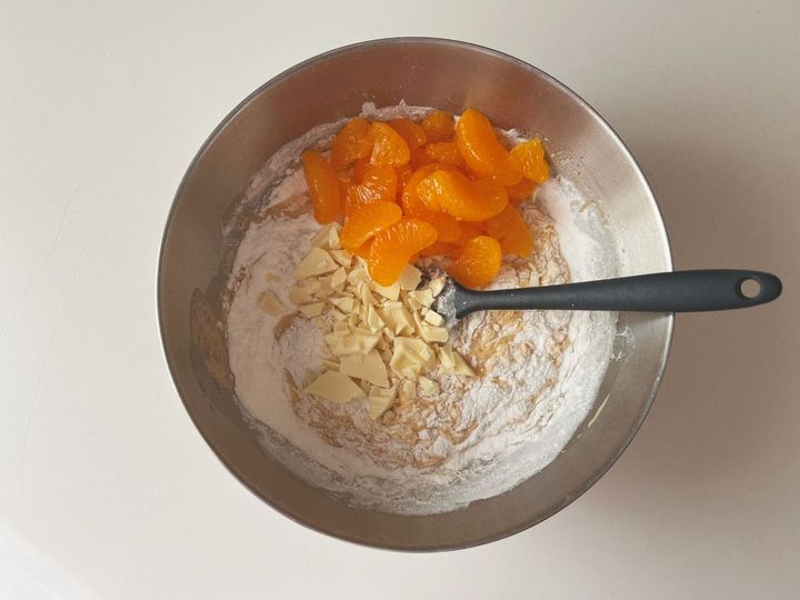 【簡単米粉レシピ】ジューシーみかんとホワイトチョコの米粉ケーキ【渡辺友美子のコーヒーに合うお菓子のレシピ vol.68 〜レシピで旅するヨーロッパ〜】