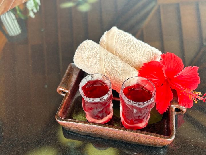 カウンセリング時に提供されるハイビスカスティー
