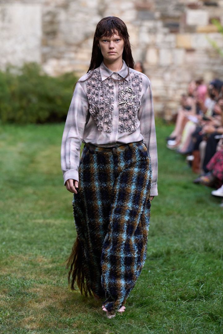 コリーナ ストラーダ 2025年春夏コレクション Photo_ Gorunway.com