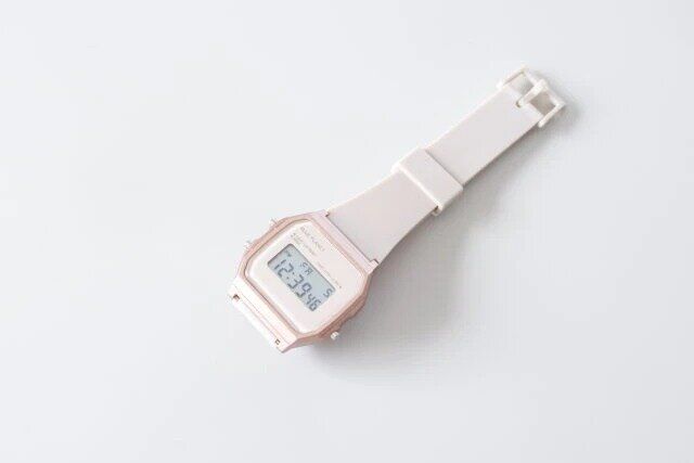 ダイソー デジタルウォッチ ピンク