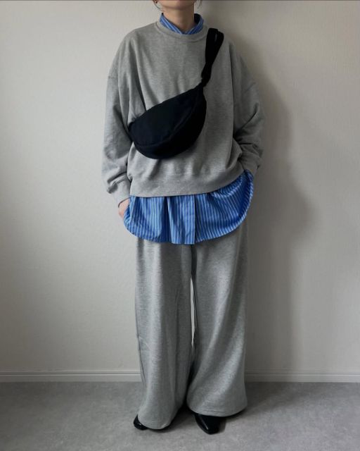 スウェットシャツを着たコーデ