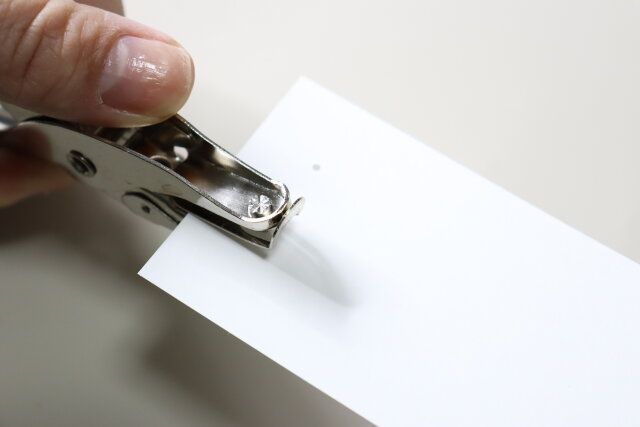 1穴クラフトパンチ（直径1.5mm穴） 使用方法