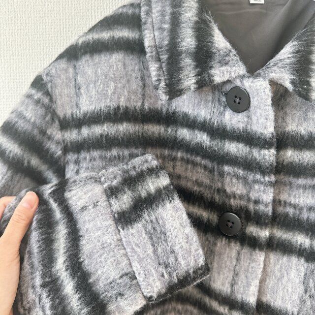 GU シャギーチェックブルゾン GRAY 袖の部分