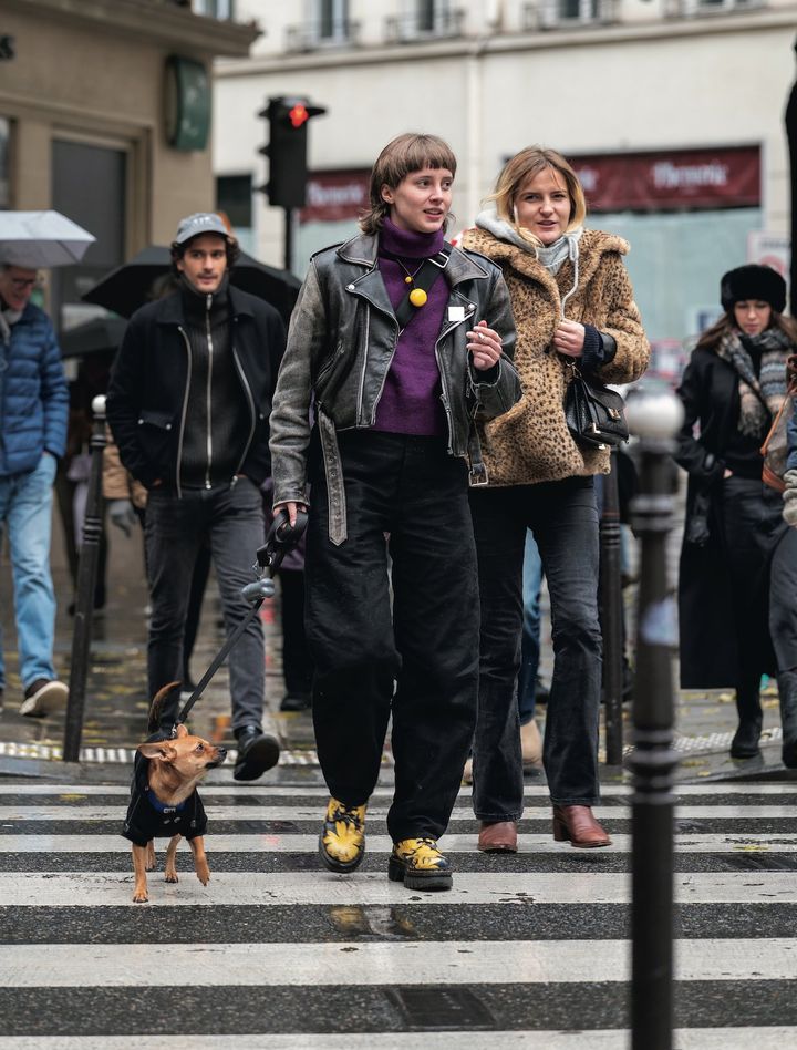 大好きな色を取り入れて、自分らしい着こなしに【パリジェンヌの一週間コーデ】