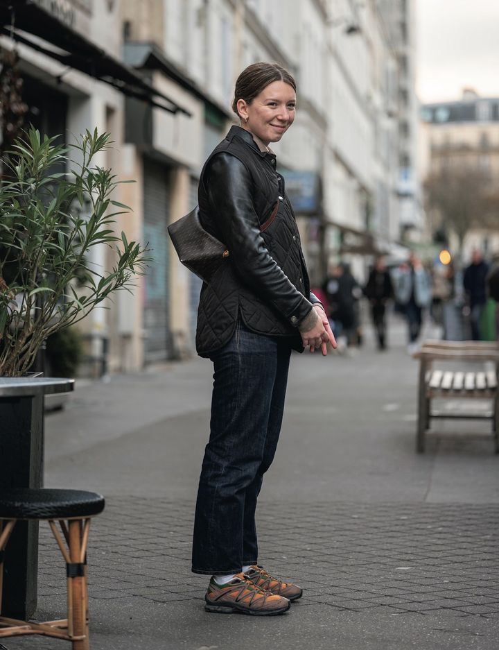 大好きな色を取り入れて、自分らしい着こなしに【パリジェンヌの一週間コーデ】